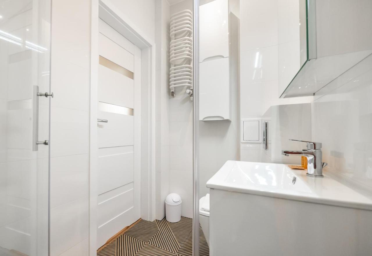 Ochota Sunny Apartment Warsawa Bagian luar foto
