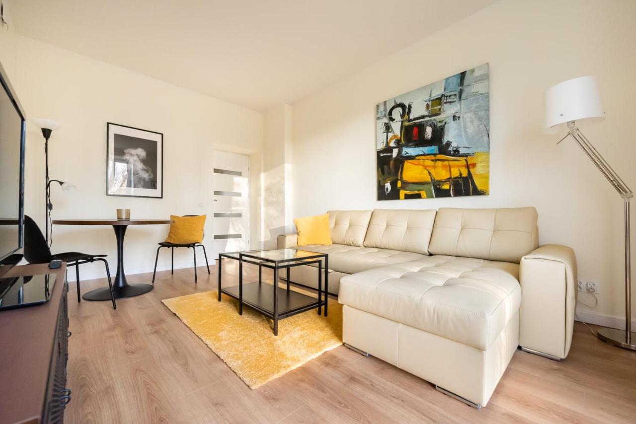 Ochota Sunny Apartment Warsawa Bagian luar foto