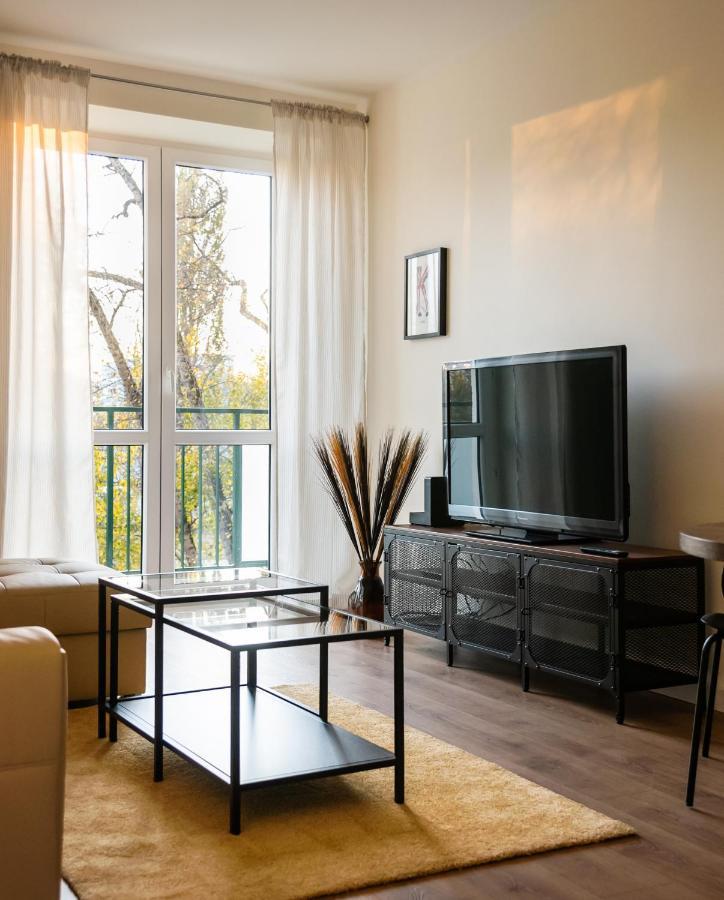 Ochota Sunny Apartment Warsawa Bagian luar foto